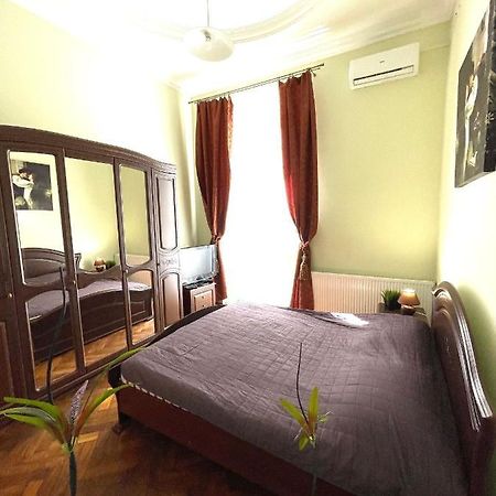 3 Rooms Apartments In The City Centr Lviv Luaran gambar