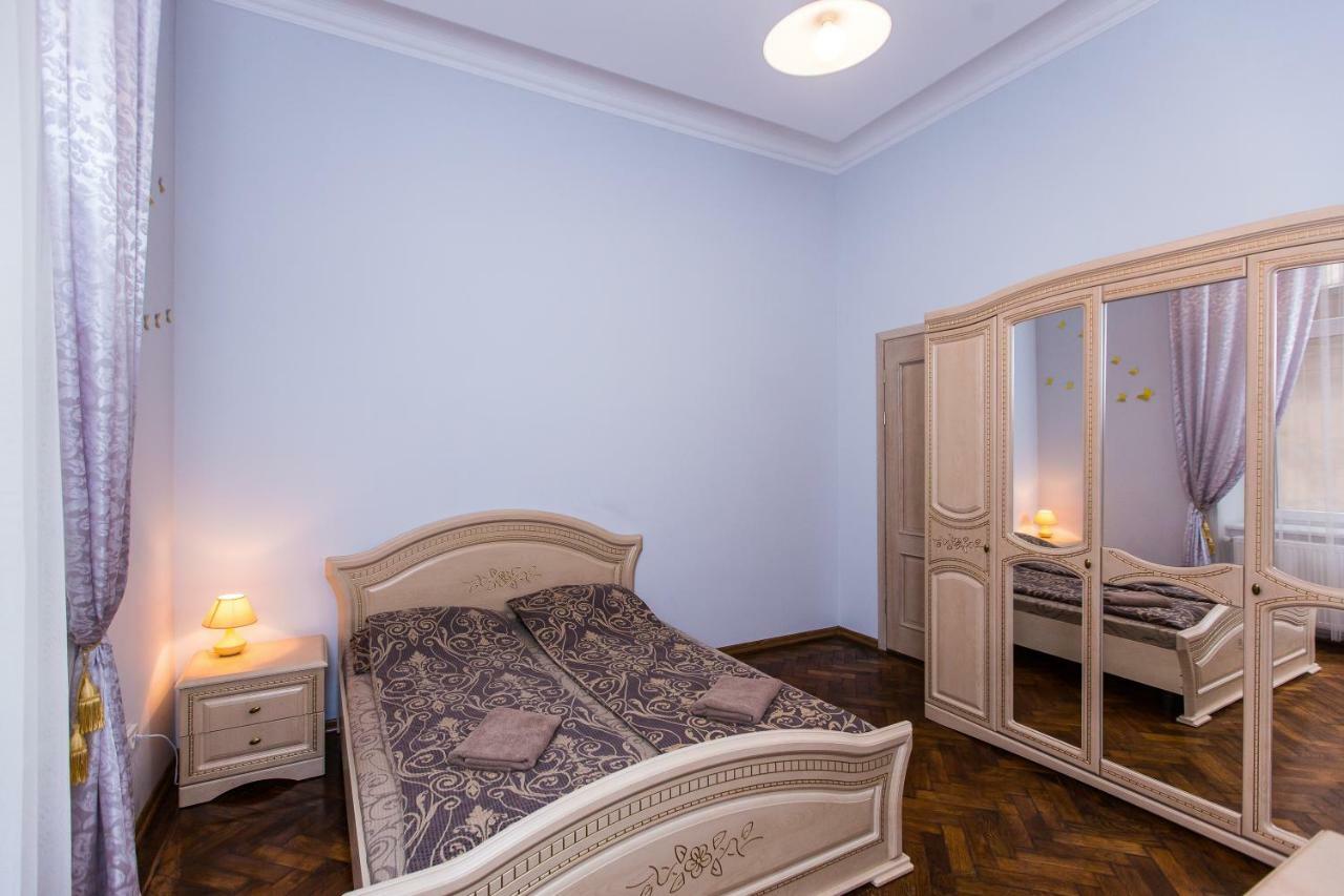 3 Rooms Apartments In The City Centr Lviv Luaran gambar