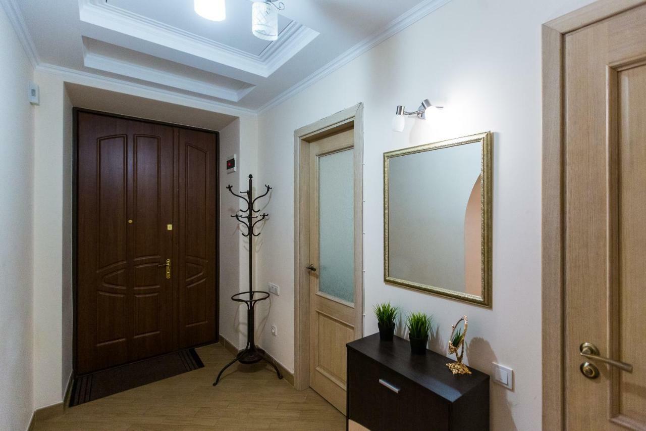 3 Rooms Apartments In The City Centr Lviv Luaran gambar