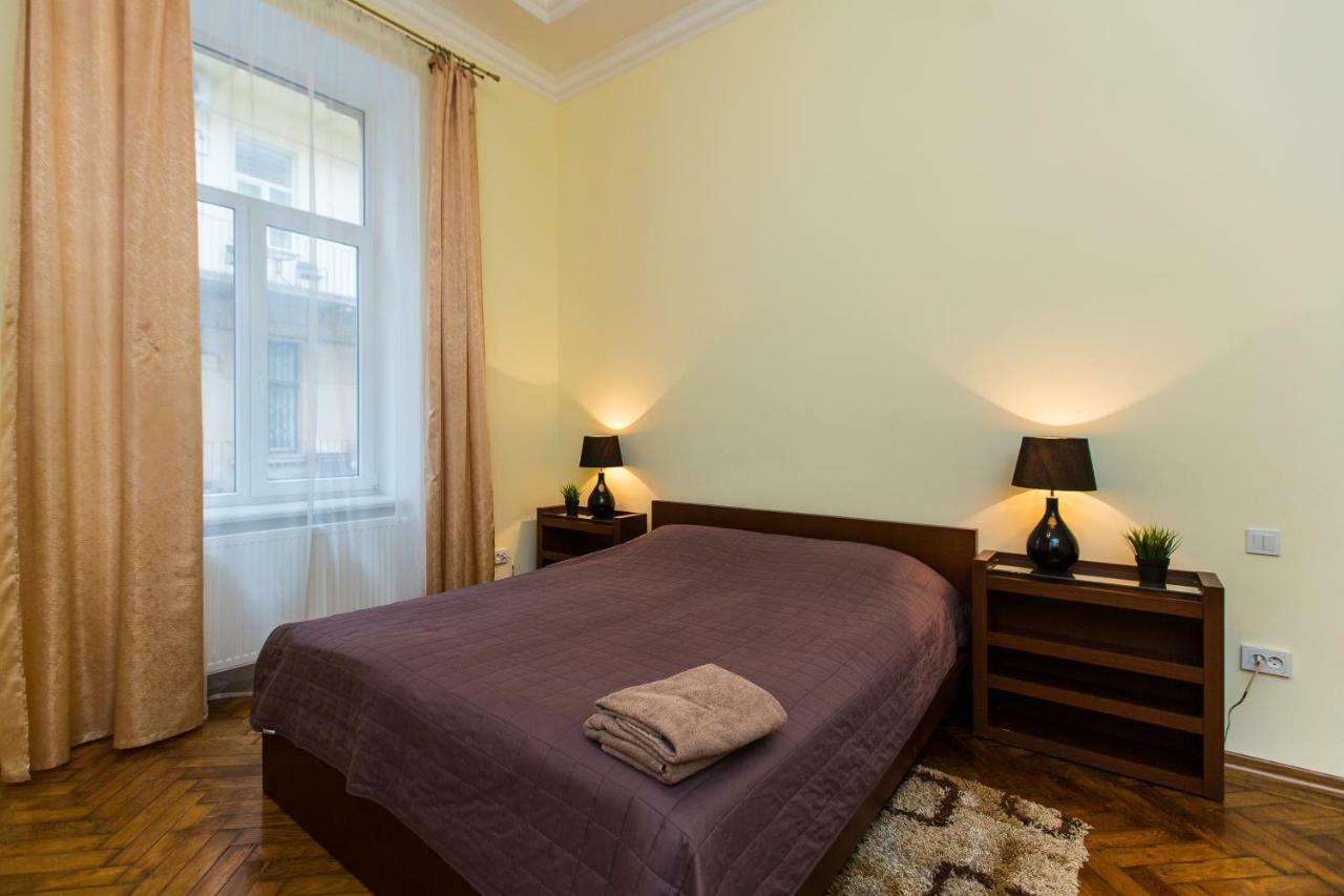 3 Rooms Apartments In The City Centr Lviv Luaran gambar
