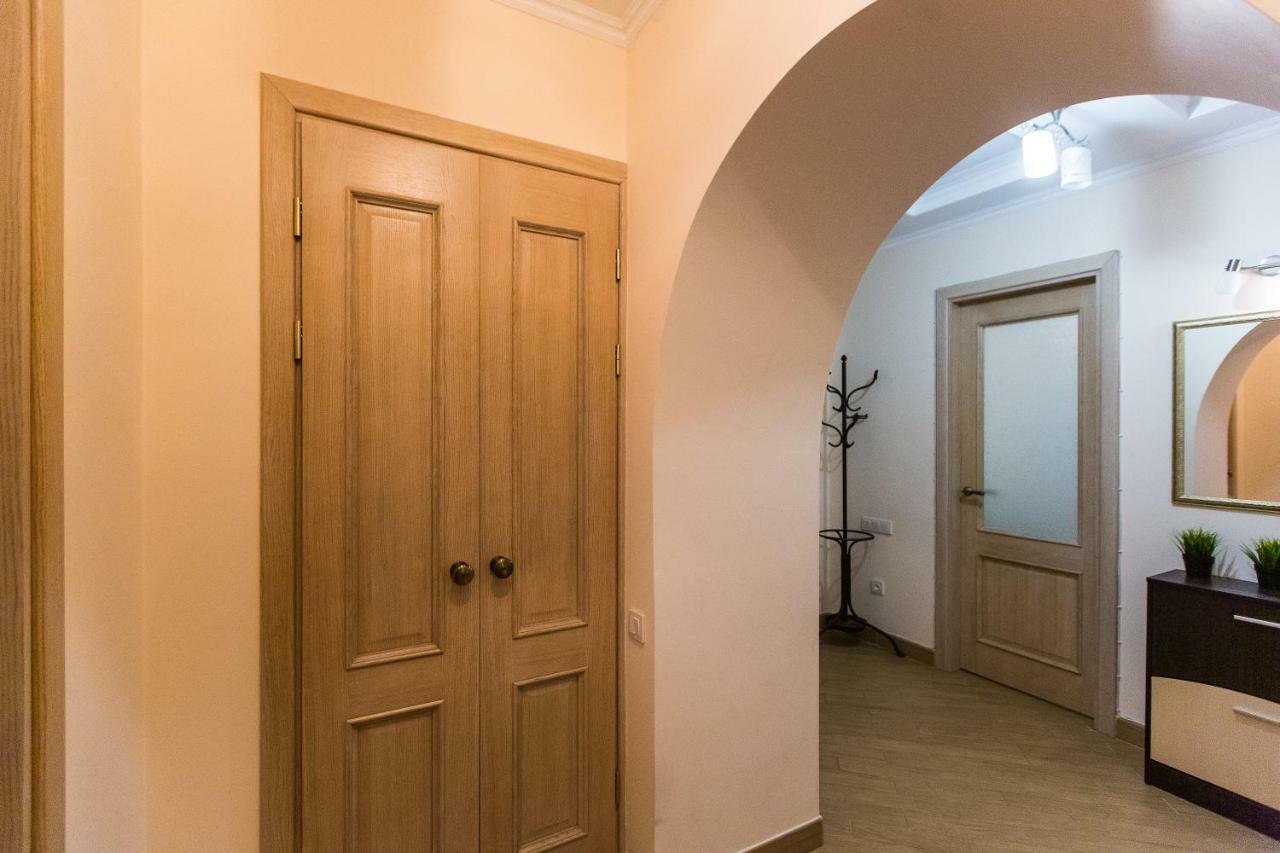 3 Rooms Apartments In The City Centr Lviv Luaran gambar