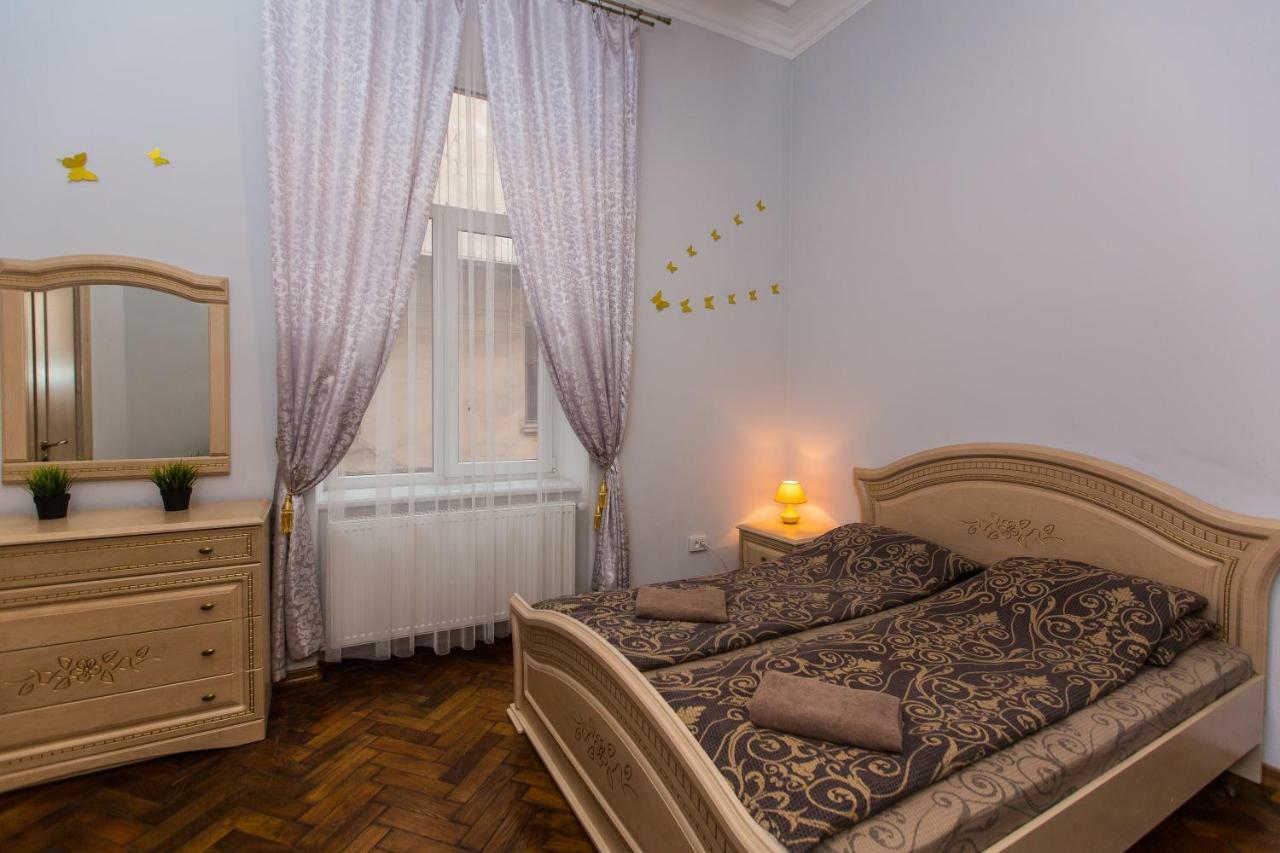 3 Rooms Apartments In The City Centr Lviv Luaran gambar