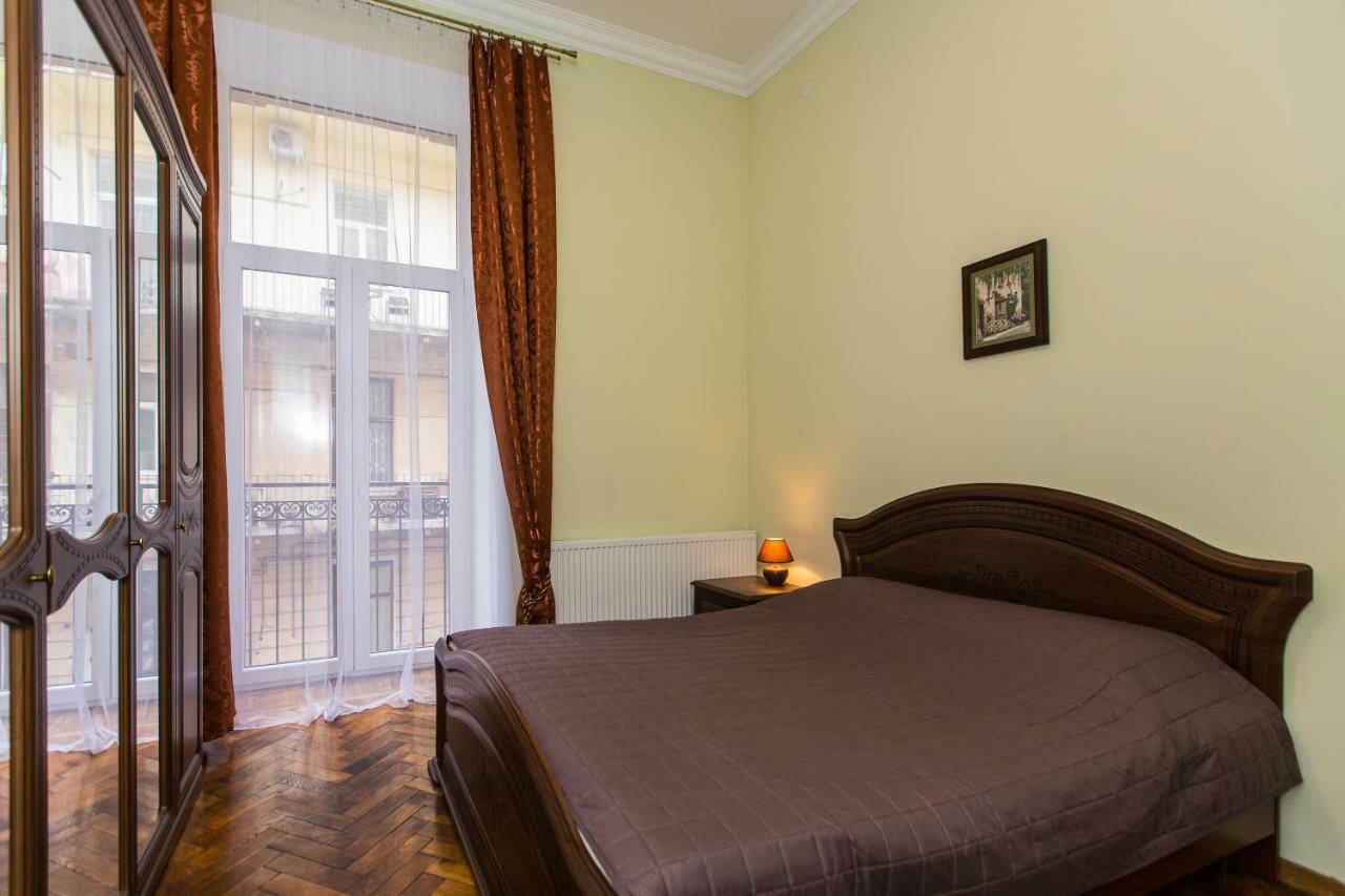 3 Rooms Apartments In The City Centr Lviv Luaran gambar