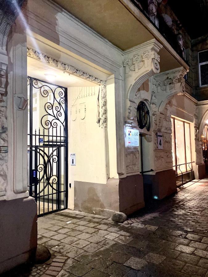 3 Rooms Apartments In The City Centr Lviv Luaran gambar